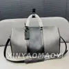 Qualidade superior novos homens duffle saco de viagem das mulheres sacos de bagagem de mão sacos de viagem dos homens bolsas de couro do plutônio grandes sacos crossbody totes keepall 50