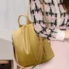 Nouveau haute qualité en cuir dames sac à dos de luxe Designer femmes sac à dos filles sac d'école couleur unie Anti-vol Vintage sac à dos HKD230828