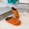 Designer kvinnor toffel hästhår mulor män runda tå loafers pälssandaler bekväma flip flops plattform gummi glider