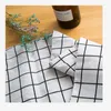 Bordslöpare Simple Modern Plaid Dining Placemats Exklusivt tyg Kaffeflaggbädd