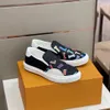 Luxurys Designers Chaussures Ollie Baskets Noir / Orange / Bleu / Vert Chaussures de skate en cuir de veau en daim Fleur textile Imprimé Semelle extérieure en caoutchouc transparent Chaussures décontractées 05