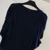 Robe longue bleue avec broche, couleur unie, manches longues, col en v, Maxi, décontractée, automne 2023, B3G29101011