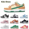 Chaussures pour enfants Bébé Enfants Sneaker Chaussure Reverse Panda Blanc Noir UNC Rose Rose Russet Cedar Shadow Shark Fraise Pêche Tans Vert Garçons Filles Baskets De Sport GAI