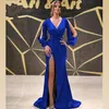 Royal Blue Mermaid Frauen Abendkleid 2023 Lange Ärmel V-ausschnitt Seitenschlitz Satin Spitze Applique Formale Prom Party Kleider robe De Soir245w