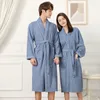 Mänskrockar 100 bomullspar Långt tjocka absorberande Terry Bath Robe Kimono Men Lätt vikt Handel Badrobe Sleepwear Women El Gown 230830