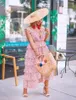 캐주얼 드레스 RMSFE 2023 여성 봄과 가을 V- 넥 상쾌한 조끼 핑크 드레스 중간 허리 면화 인쇄 기질 통근 통근 통근 케이크