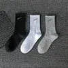 chaussettes hommes chaussettes de créateurs chaussettes de sport bas hommes femmes chaussettes de sport en coton 10 couleurs 3 longueurs prix de gros ins style chaud chaussettes de mode causale