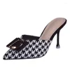 Chinelos Houndstooth apontou salto alto feminino verão fino metal quadrado fivela sandálias stiletto deslizamento em slides camurça