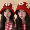 Berets Japanische Herbst- und Winter-Retro-handgemachte Blumen-Becken-Hut-süße vielseitige gehäkelte gestrickte weibliche Eimer-Hüte nette Fischer-Kappe