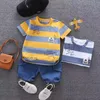 Conjuntos de roupas verão bebê meninos crianças camisetas conjunto nascido infantil esportes 2 peça 0 4y algodão tracksuit curto menino criança 230830