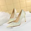 Chaussures sexy Sparkle Femmes Femmes Pumps Luxury Talons hauts Satin Femmes Chaussures Modèles Chaussures Metal Talon Stiletto Pumps Plus taille 35-43