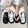 Pantoufles Sandales d'été de grande taille pour femmes, couleur unie, plage coréenne, plate-forme à clips à chevrons