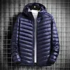 Parkas pour hommes de haute qualité hommes mode coréenne tendance affaires décontracté élégant simple élite vêtements de travail court léger à capuche doudoune haut Q230831