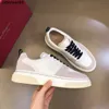 Feragamo Luxury Designer S New Mens Casual Trend Polyday Polydoule Little White Chores Mens Fashion Geothe Teath Board Chaussures Brewable Mens Chaussures 9Z9G IE5Z