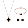 Designer Van Clee ketting luxe top nieuwe lucky four-leaf grass serie titanium staal dames oorbellen ketting driedelige set niet-vervagende accessoires sieraden