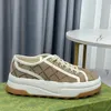 Casual Plattform Frauen Fitnessstudio Schuhe Reisen Leder Schnürtrainer Sneaker Cowhide Buchstaben Männer Dicke Bodenschuhe Frau Designer Schuh Lady Sneaker Größe 35-44-45 55218 s