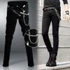 Idopy Hot Selling Heren Koreaanse Designer Zwart Slim Fit Jeans Punk Cool Super Skinny Broek Met Ketting Voor Mannelijke HKD230829