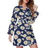 Kvinnors sömnkläder Ditsy Floral Pyjama Robe White Flowers Long Sleeve Kawaii Pyjamas Robes Lady V Neck Home Bathrobe Daily Printed Dress