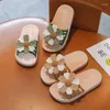 Slipper Kruleepo Fashion Flower Buty Pvc dla dzieci Dziewczyny Dziecko Baby Home Home Hal Basen Obcasy Miękkie sandały Sandały Mule