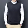 Chandails pour hommes hommes pull gilet coréen col rond affaires décontracté version ajustée noir gris clair sans manches haut tricoté marque masculine 230830