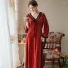 Dames nachtkleding Sexy V-hals Fluwelen nachtjurk Dames Winter Franse stijl Warm velours lang gewaad Prinses nachtkleding Vintage nachthemden