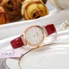 Armbanduhren 2023 Trendy Frauen Uhren Mode Luxus Kristall Uhr Leder Band Damen Quarz Armbanduhr Casual Mädchen Schmuck Geschenke