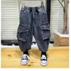 Jeans Boys 'Bebek Pantolon İlkbahar ve Sonbahar 2023 Kore Baskı Çocuk Baskılı Gevşek Moda İş Giysesi 230830