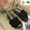 Nya designer tofflor pool kudde lägenheter komfort präglade mulor sandaler män kvinnor skor koppar ros rosa gul sommarstrand glider lyxiga tofflor mode sandal