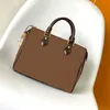 Lyxväskor av högsta kvalitet designers handväska kvinnor messenger väska lady totes präglade monogram handväska äkta läder axelväskor modeväska