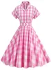 Grundläggande avslappnade klänningar 2023 Summer Hepburn Style 50 60s Death Pink Plaid Short Sleeve Harajuku Vintage Sleeves Lapel Bow Tie Dress 230830