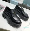 chaussures en cuir noir triangulaires décontractées d'une seule pièce pour femmes, chaussures de sport surdimensionnées, mocassins mats classiques brevetés chaussures d'usine de haute qualité
