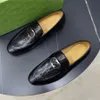 Erkekler Tasarımcı Lüks Elbise Ayakkabı Loafers Toe Toe Toe Katı Slip-On El Yapımı Düğün Boyut 38-46