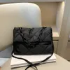 Akşam çantaları zincir crossbody kare naylon flep bayanlar omuz moda kapitone tüm maç kış büyük kapasite kızlar için büyük kapasite 230831