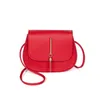 Kvällspåsar Ny Golden Tassel Double Layer Semi Circle Solid Color One Shoulder Sadel Bag Fashion Casual Women Lite Bag