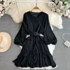 Lässige Kleider Französisch Chic Sommerkleid für Frauen V-Ausschnitt Laterne Ärmel Gürtel Elegante weibliche Mini Rüschen A-Linie Vestidos Drop