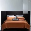 Conjuntos de cama High End Outono e Inverno 180 Thread Longo Grampo Algodão Quatro Peças Conjunto Tudo Bordado Quilt Cover Folha de cama