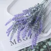 装飾的な花1バンドル人工紫色のプラスチックロマンチックなプロヴァンスラベンダーホームエルクリスマス結婚式の装飾DIY偽の植物