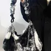 الأكياس المسائية سلسلة أصلية سلسلة داوني W Women S Bag 2023 في خريف الشتاء الفراء الأزياء TIE COLOR Bolso Mujer لطيف حقيبة يد أنيقة 230831