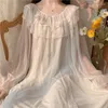 Kvinnors sömnkläder Princess Kvinnor Lolita Nightie White Lace Mesh Peignoir Fairy Night Dress Victorian Vintage Nightgown Kawaii Nightdress