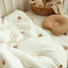 キルト韓国のピュアコットンベイビーウィンターキルトクマの刺繍キルドキルドキルトブランケット肥料幼稚園キルト赤ちゃん掛け布団230831