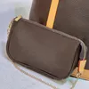 Дизайнер -Установка сумки с бочкой.