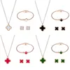 Designer Van Clee ketting luxe top nieuwe lucky four-leaf grass serie titanium staal dames oorbellen ketting driedelige set niet-vervagende accessoires sieraden