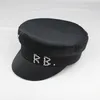 Berets Simple RB Hat Women Men Men Street Fashion Style Sboy Hats Black Flat Top Caps Drop Ship Cap 230831