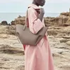 女性のためのホットフランスデザイナーバッグブラックレッドピンクブラウンハンドバッグトートバッグ