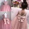 Blush Rose Enfant Pageant Robes Sans Manches Plis Tulle Robe De Bal En Dentelle Robes De Graduation Enfants Longueur De Plancher Dos Ouvert Fleur 297m