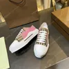 Lyxvarumärke Burberrity Print Check Outdoor Shoes Män Kvinnor Bomullsbardin Flats Tryckt bokstäver Plaid Calfskin Canvas Casual Trainers Storlek 35-45