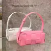 Designer Bag Tote Bags Candy Mini Jodie Brick Woven Women's äkta rosa mångsidiga One Shoulder Underarm Premium Känsla handhållna kudde Bives