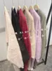 Kobiety swetry europejski słynny projektant marki damskie damskie rękawy długie kardigany płaszcze ciepło zagęszczenie fur futra zewnętrzna 230831