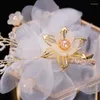 Hair Clips White Flower Yarn Tiara Pins Pearls Headpiece Hairgrips Er Women Jewelry Wedding Bridal Accessories