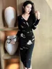 Casual Dresses Black Women Print V-Neck Pencil Dress 2023 I Korean Sexig långärmad midi Kvinnlig elegant Bodycon Formal Party